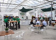 Er was ook ruimte voor een drankje en een hapje.